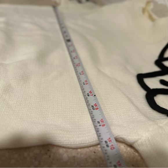 Flower Embroidery Mock Neck Long Sleeve Sweater White & Black Large Acrylic NEW - Picture 12 of 15